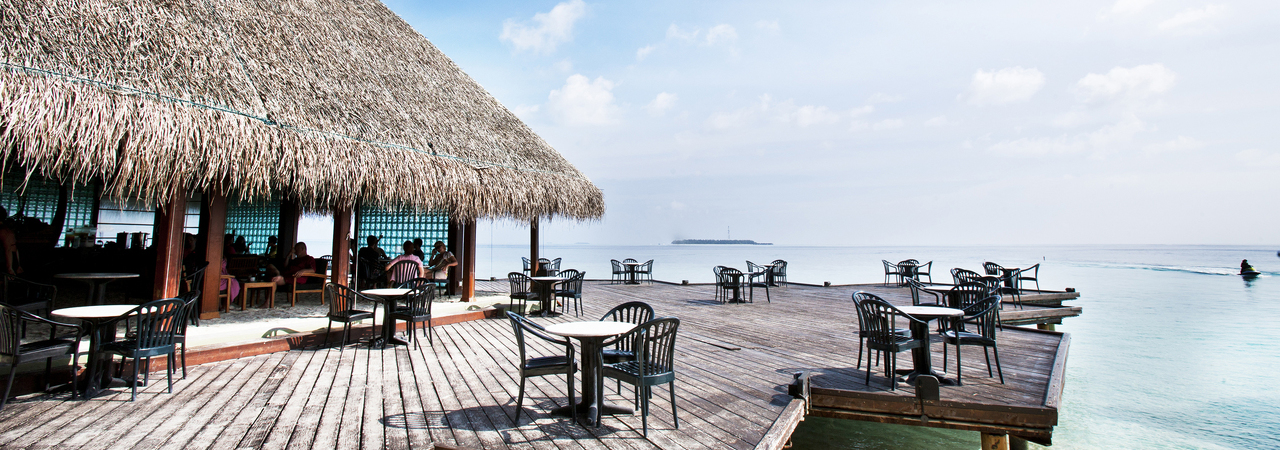 Adaaran Club Rannalhi Bar Area