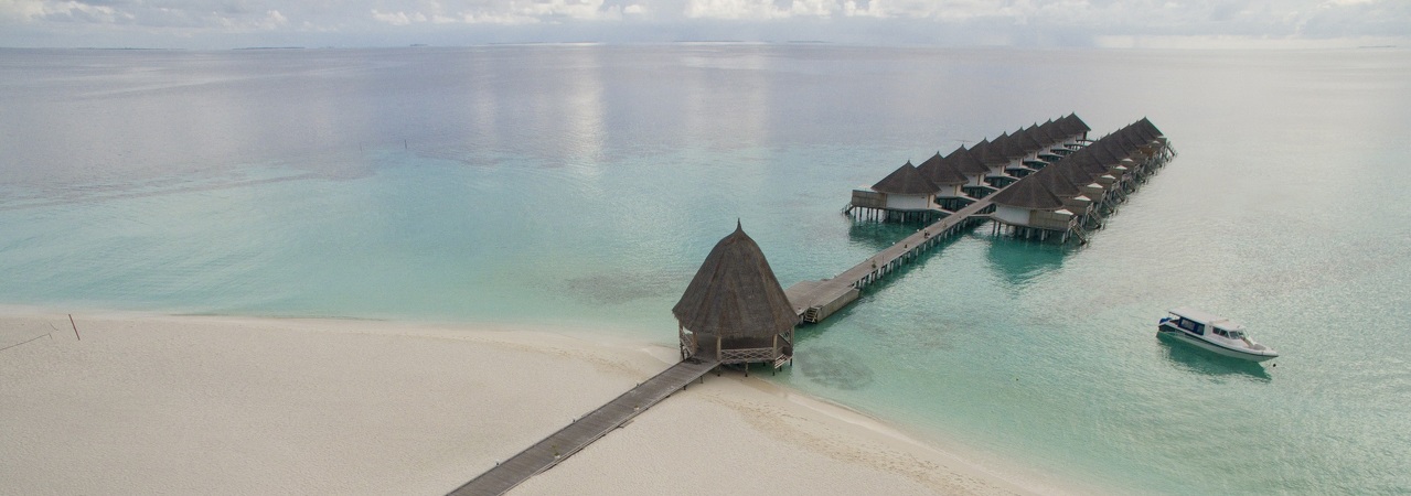 Angaga Island Resort & Spa