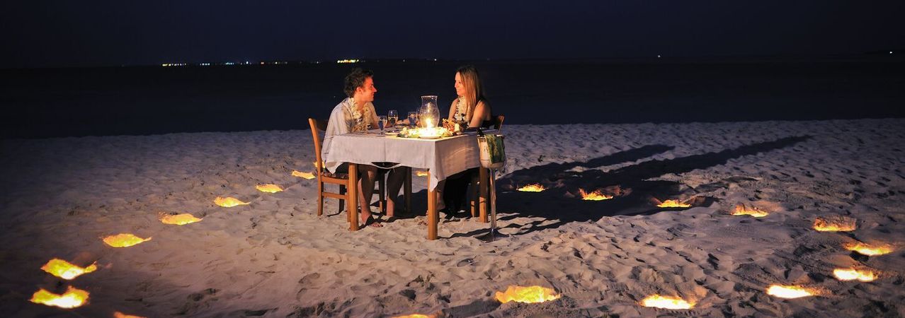 Bandos island resort and spa beach dinner 2
