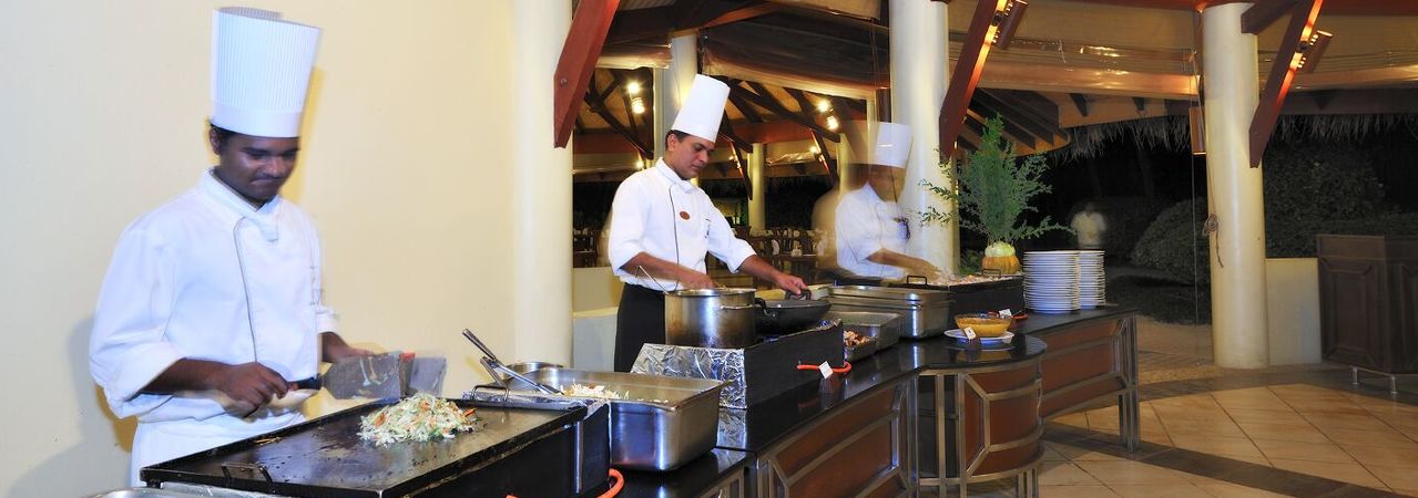Bandos island resort and spa gallery restaurant 3