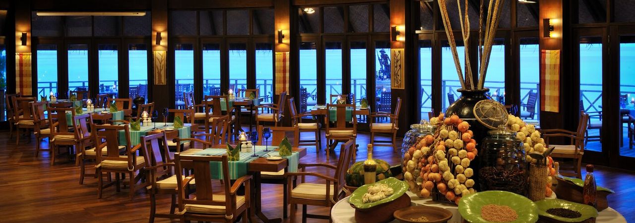 Bandos island resort and spa harbour restaurant 1