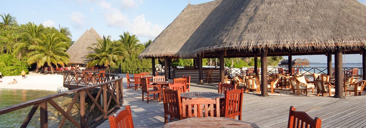 Bandos island resort and spa overwater bar
