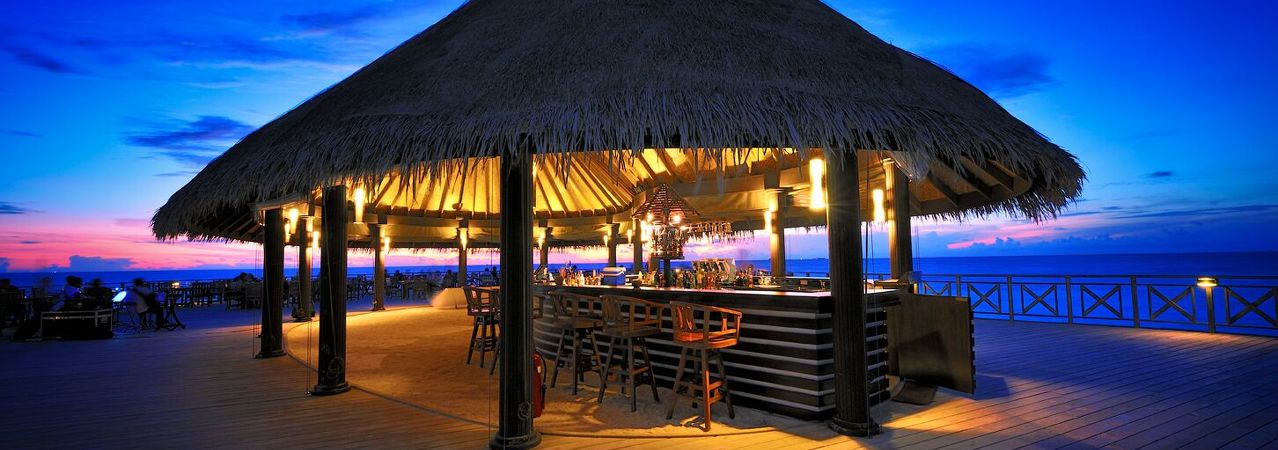 Bandos island resort and spa sundowners bar