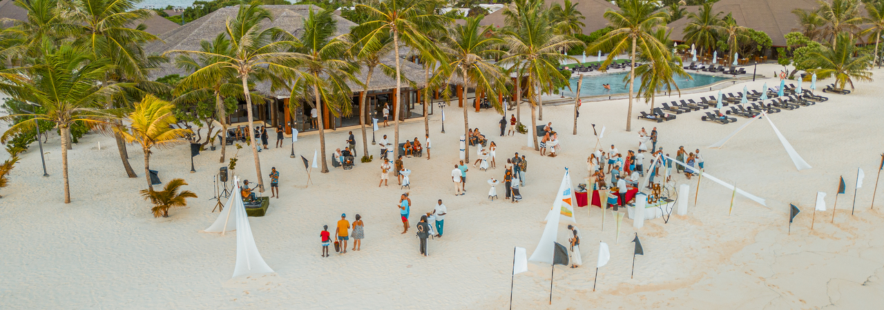 Brennia Kottefaru beach party