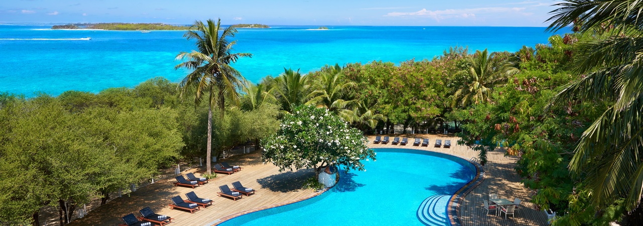 Cinnamon Dhonveli main pool