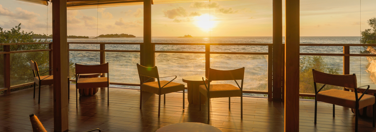 Cinnamon Dhonveli Sunset Bar view