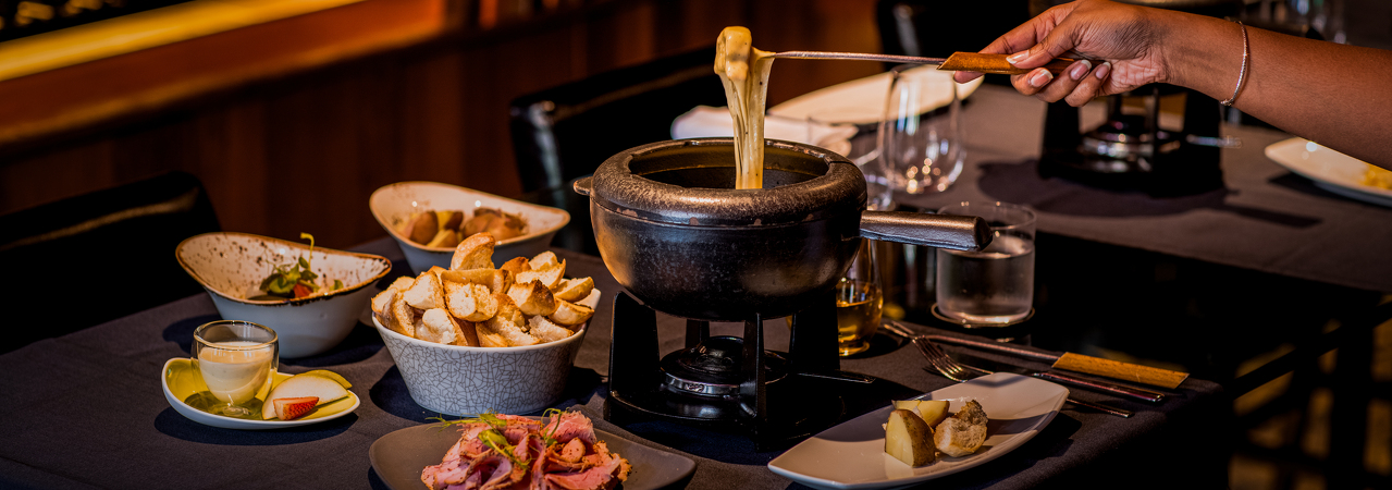 Cheese & wine bar fondue