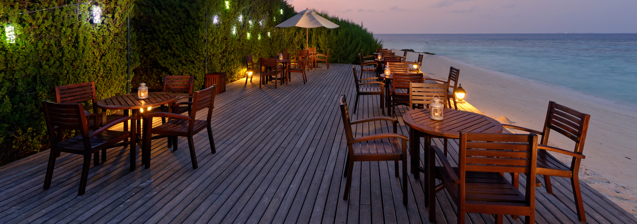 Embudu Village bar at sunset