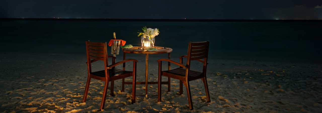 Embudu Village romantic dinner