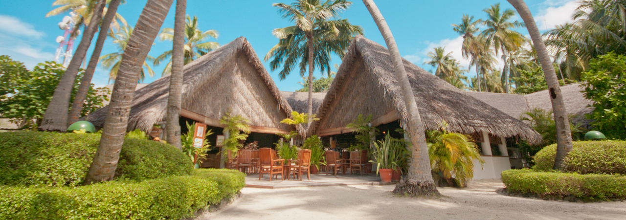 fihalhohi resort maldives bargain cheap holiday Fisherman's bar 1