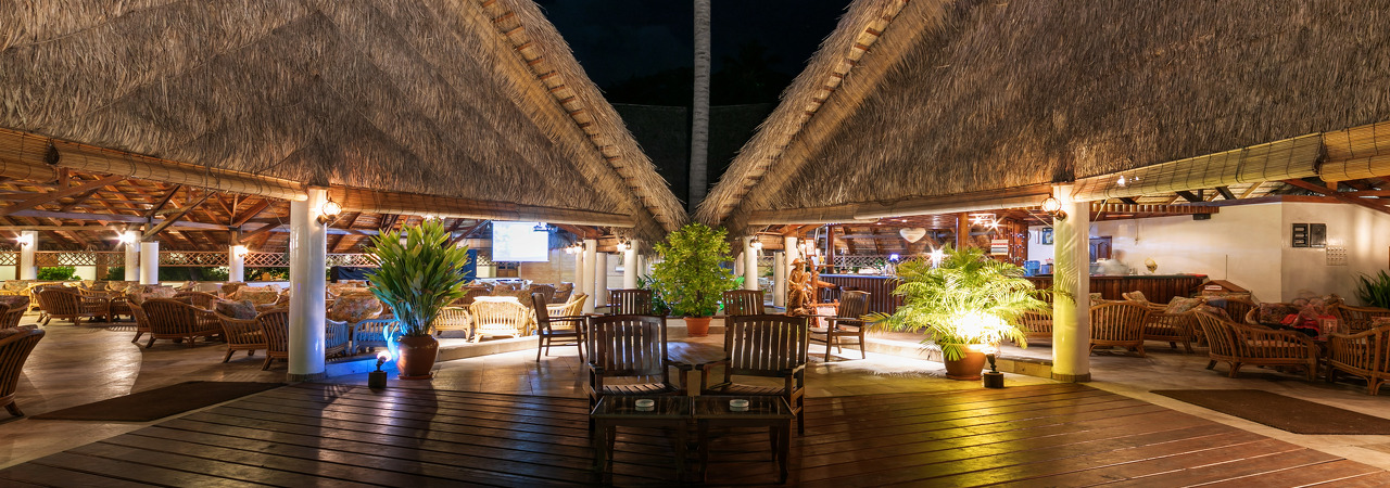 fihalhohi resort maldives bargain cheap holiday Fisherman's bar 3