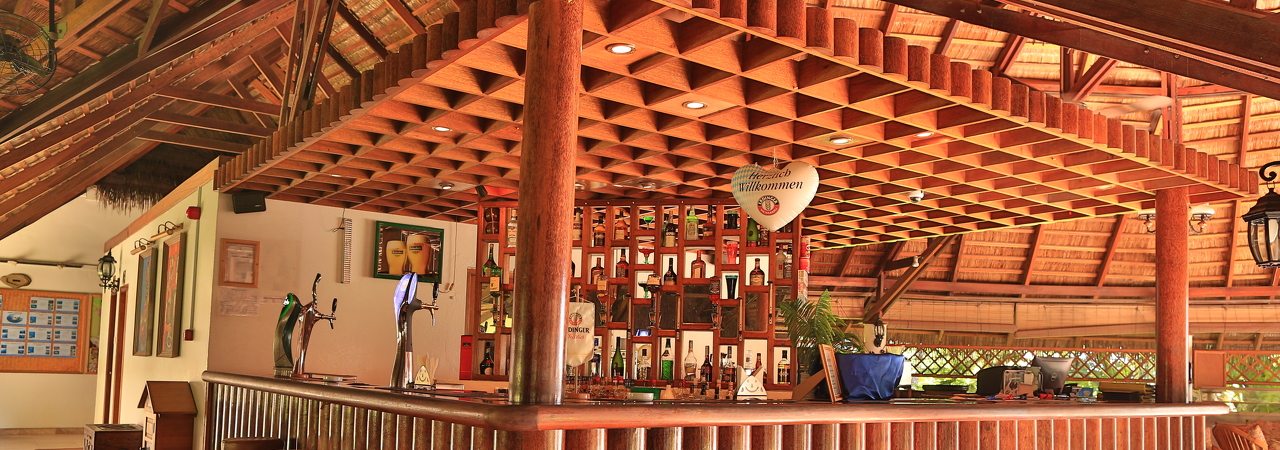 fihalhohi resort maldives bargain cheap holiday Fisherman's bar 2