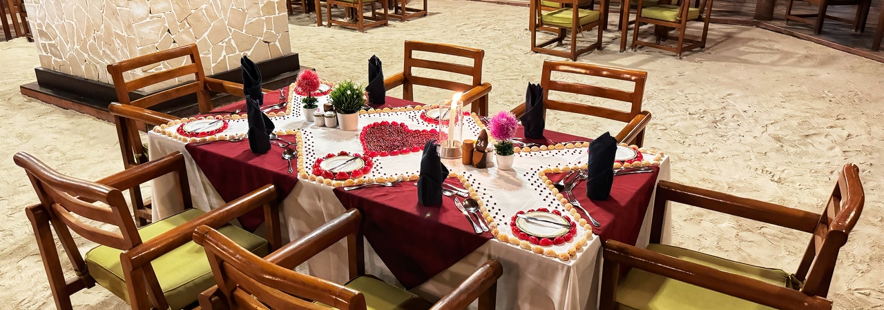 Filitheyo Island Resort Maldives main restaurant