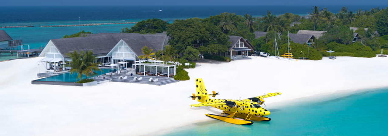 Four Seasons Landaa Giraavaru seaplane
