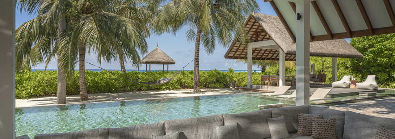 Four Seasons Landaa Giraavaru private pool 1
