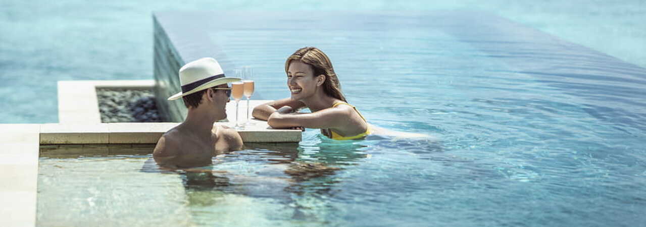 Four Seasons Landaa Giraavaru private pool 3