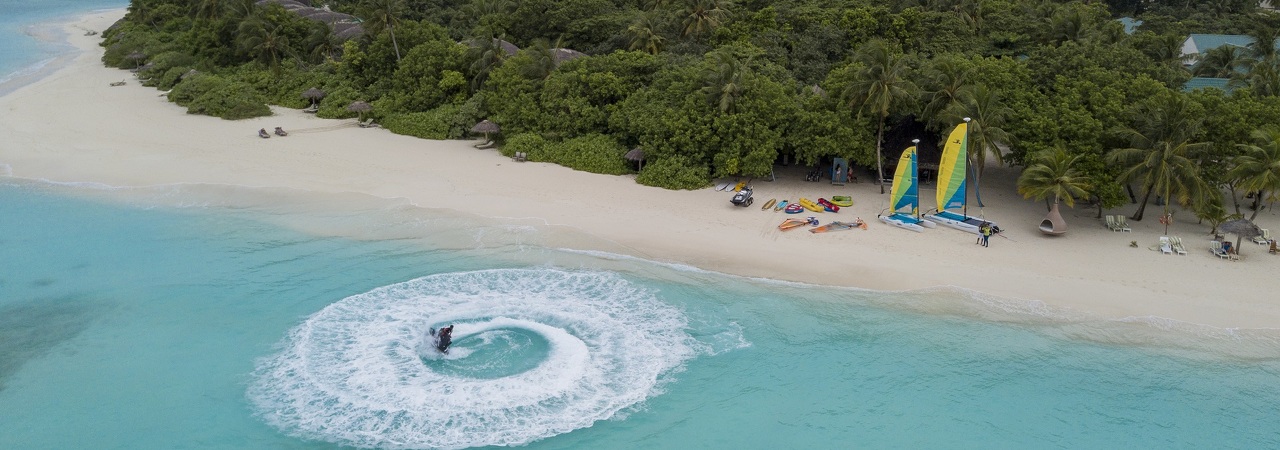 Furaveri Island Resort & Spa