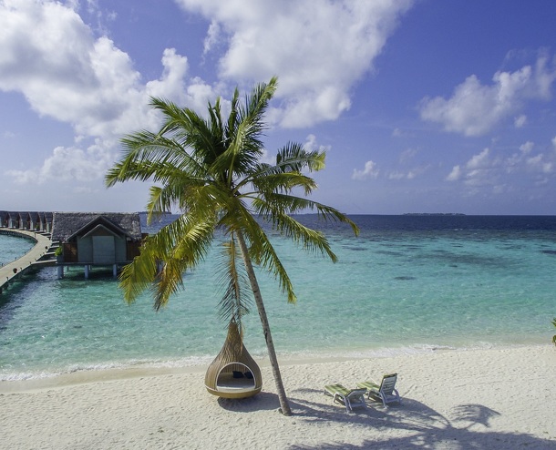 Furaveri Island Resort & Spa
