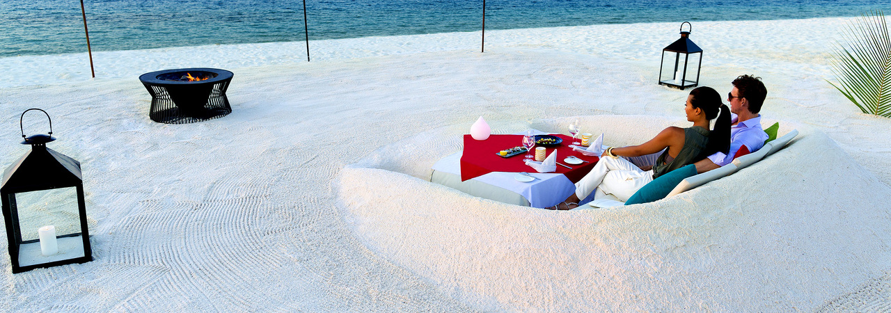 Huvafenfushi Beach Destination Dining