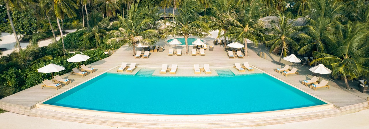 Jawakara resort Maldives swimming pool