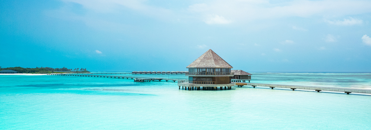 Jawakara resort Maldives aerial restaurant lagoon sand