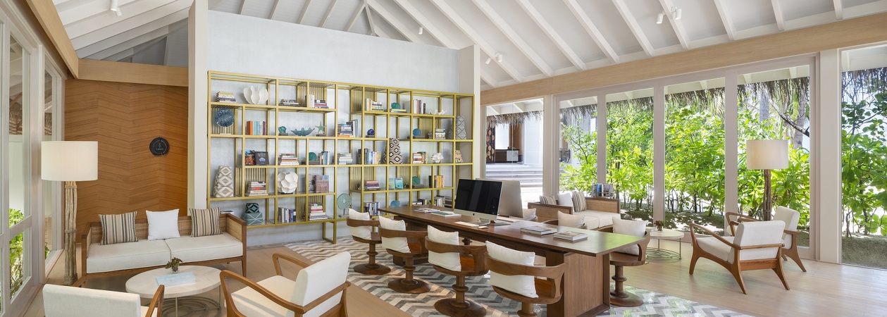 JW Marriott Maldives Resort & Spa Library