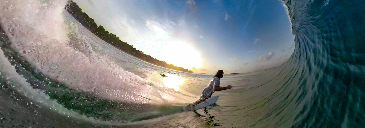 Holiday Inn Kandooma&nbsp;surfing
