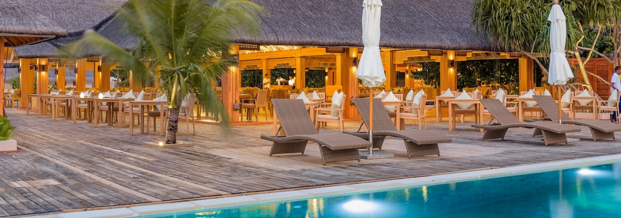 kudafushi resort pool de north main restaurant