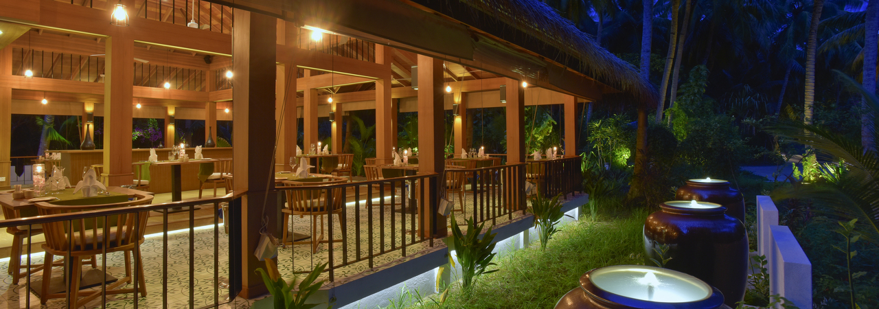 Kuramathi Resort Maldives restaurant