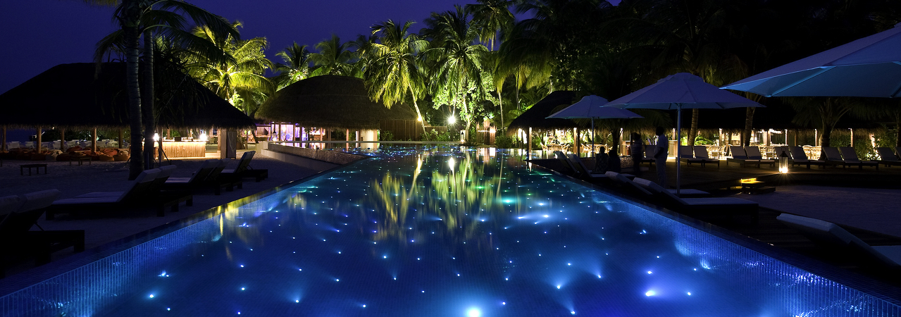Kuramathi Resort Maldives pool