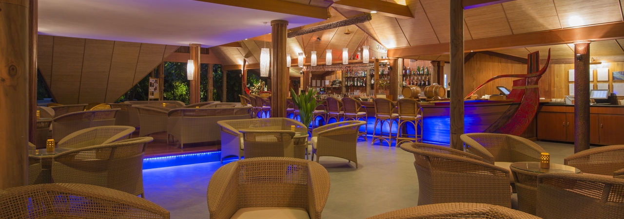Kuramathi Resort Maldives bar