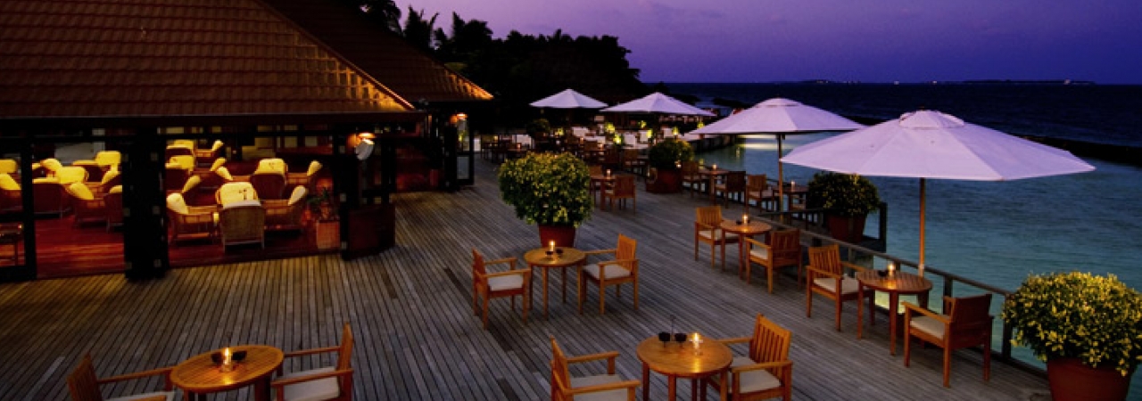 Kurumba Island Resort Maldives beach bar