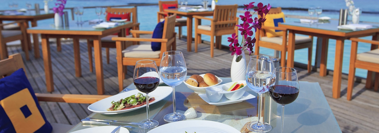 Kurumba Island Ocean grill 2