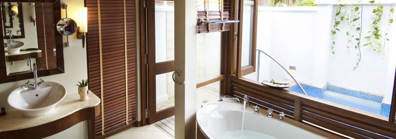 Kurumba Island Resort Maldives villa bathroom