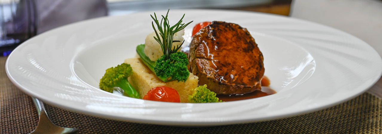 Makunudu Island resort maldives dining&nbsp;