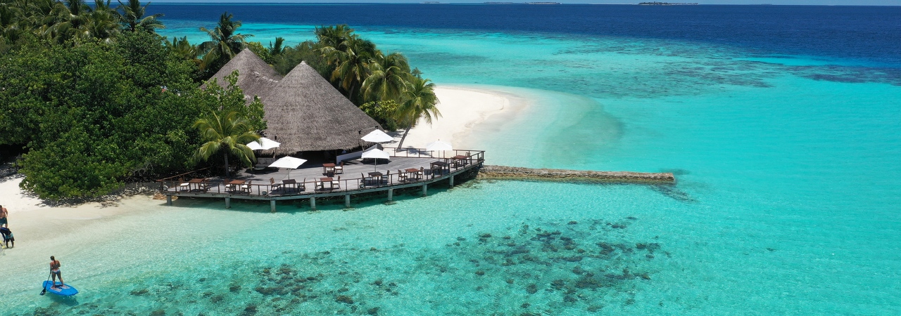 Makunudu Island resort maldives lagoon