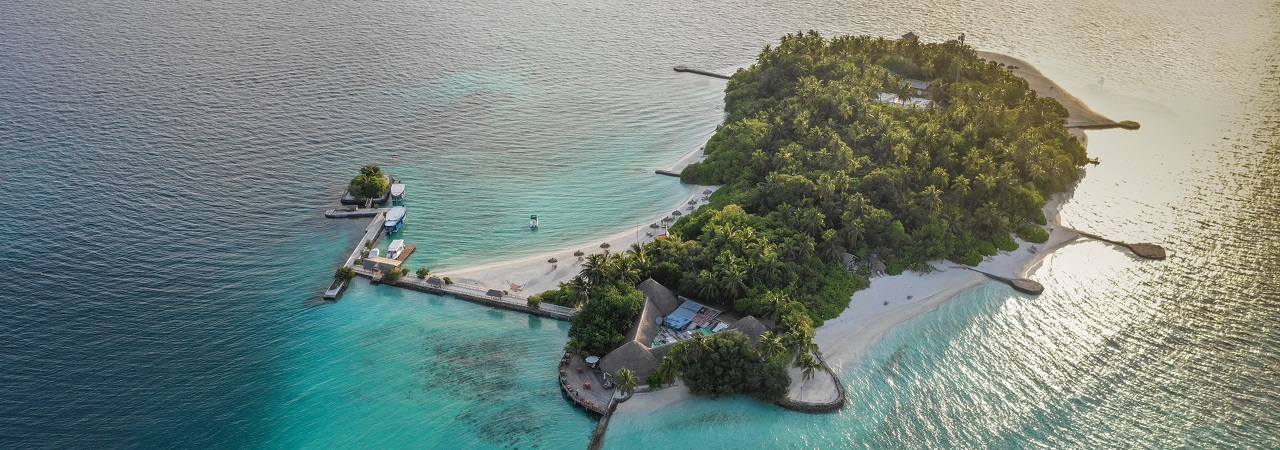 Makunudu Island resort maldives Aerial View