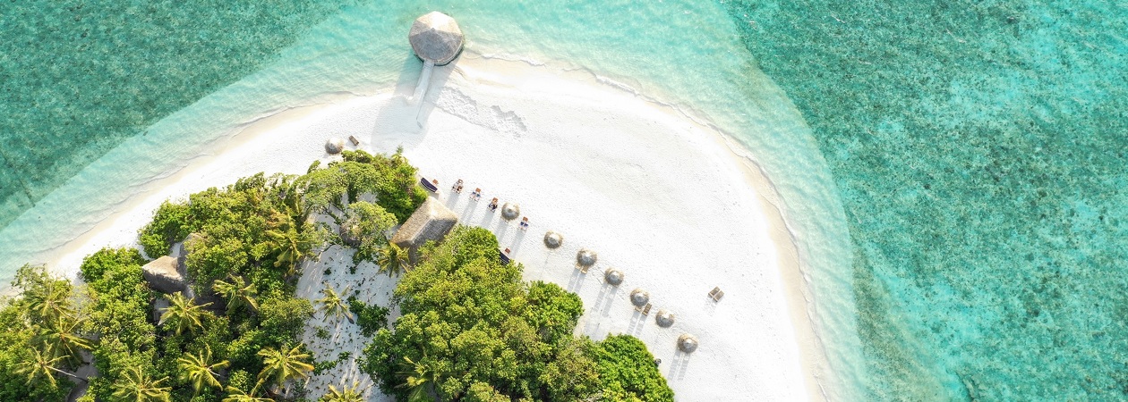 Makunudu Island resort maldives Beach