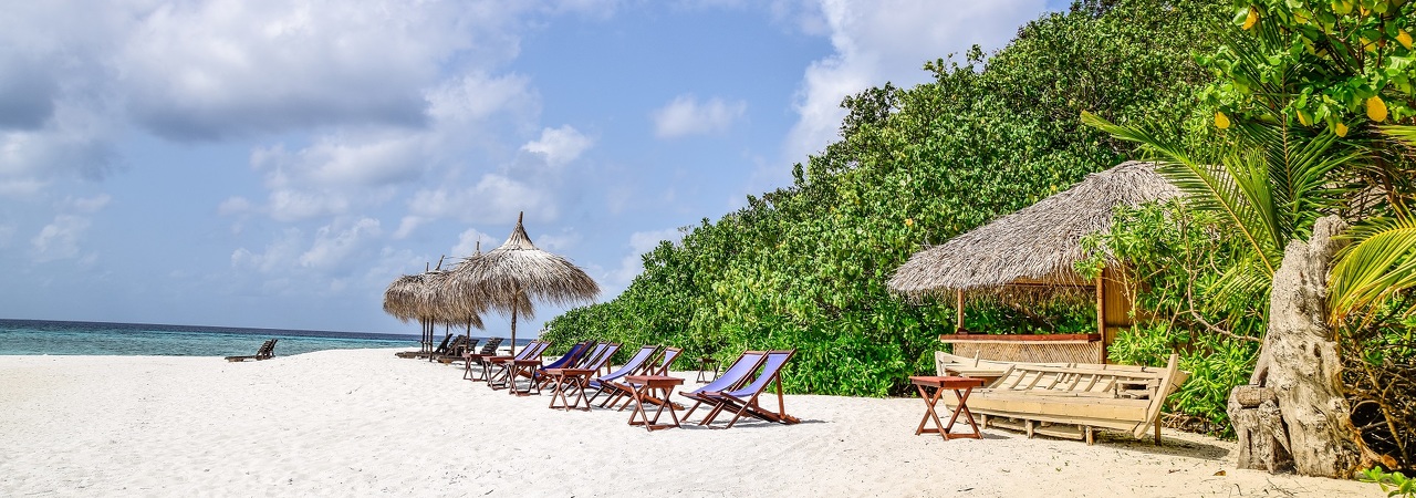 Makunudu Island resort maldives Beach
