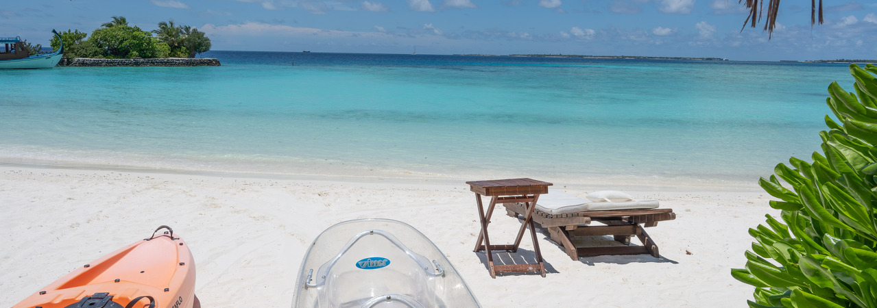 Makunudu Island resort maldives water sports