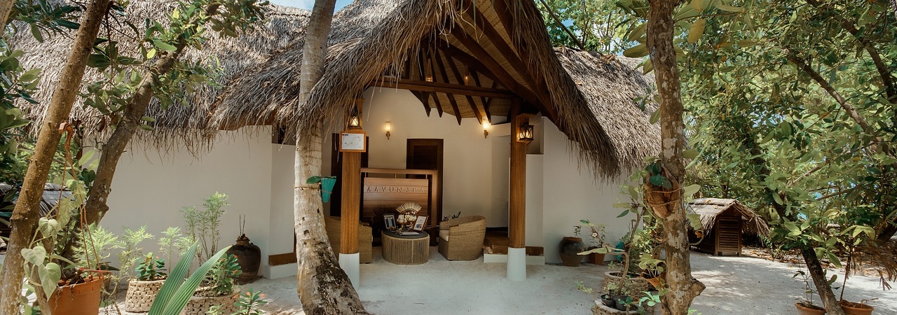 Makunudu Island resort maldives Spa