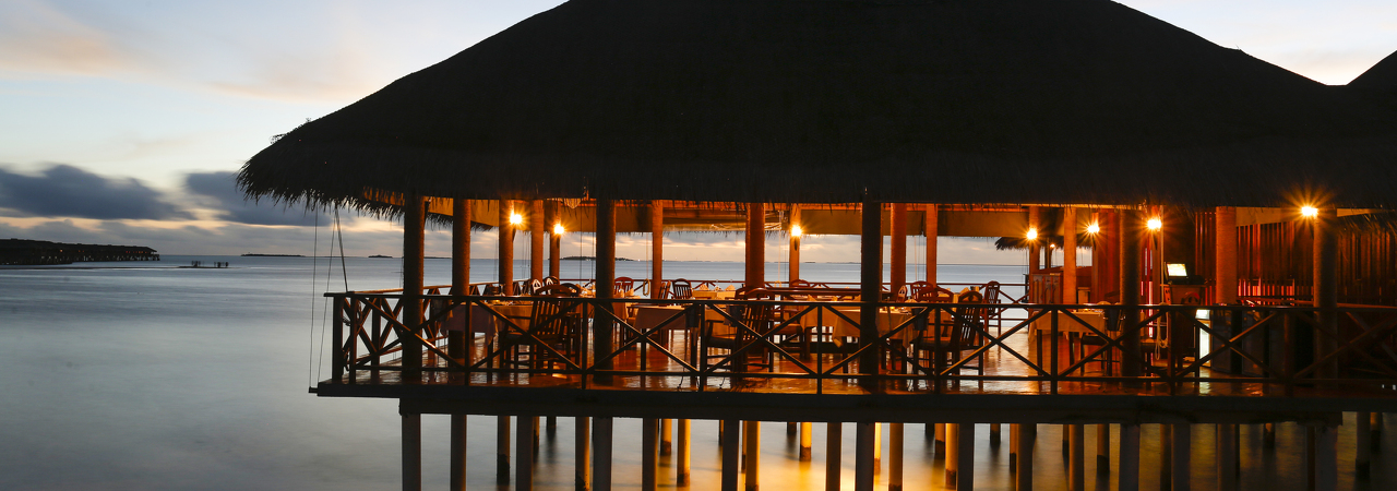 Medhufushi resort Maldives restaurant