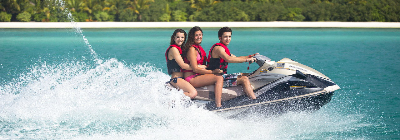 Medhufushi resort Maldives jet ski water sports
