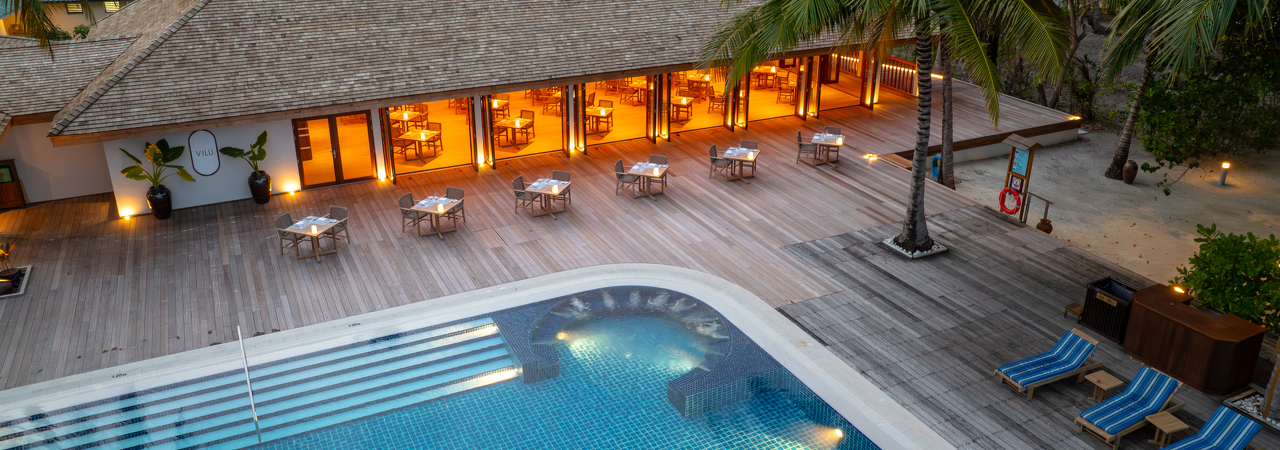 Meeru Island Resort Maldives Vilu restaurant pool