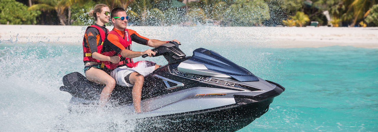 Meeru Island Resort Maldives jet skiing