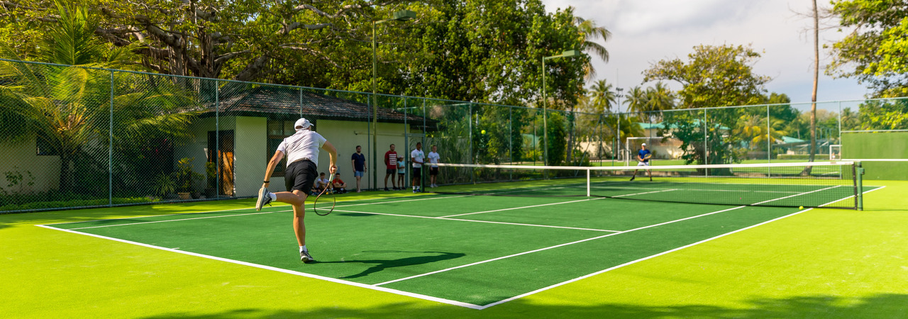 Meeru Island Resort Maldives tennis court