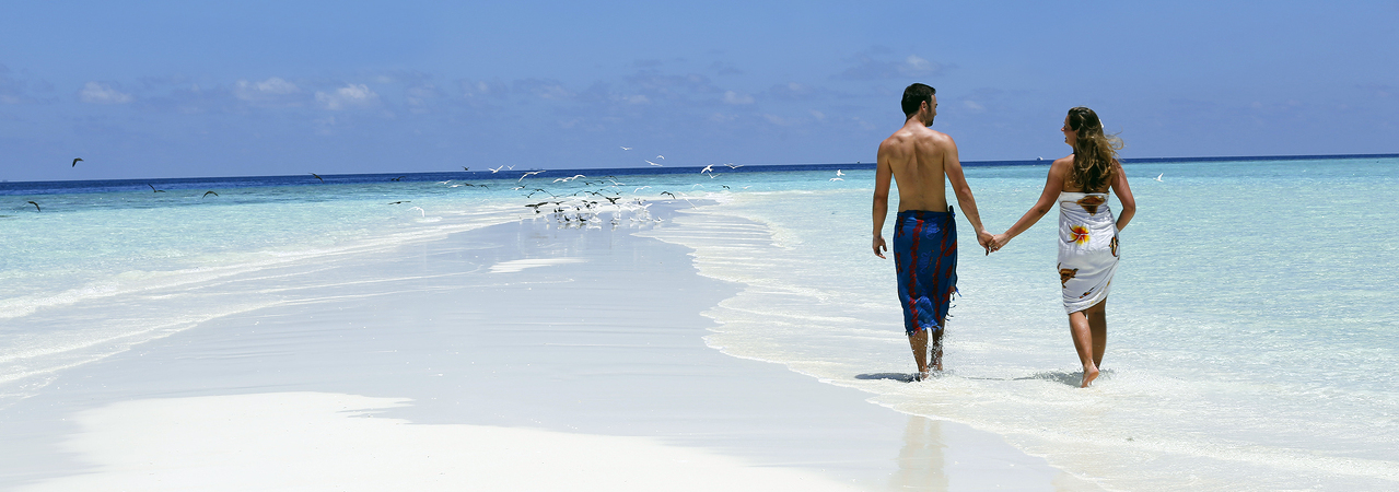 Nika resort Maldives walks on the beach
