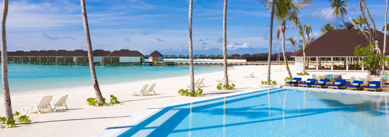 The Sun Siyam Olhuveli resort Maldives pool