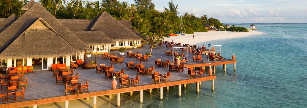 The Sun Siyam Olhuveli resort Maldives lagoon bar