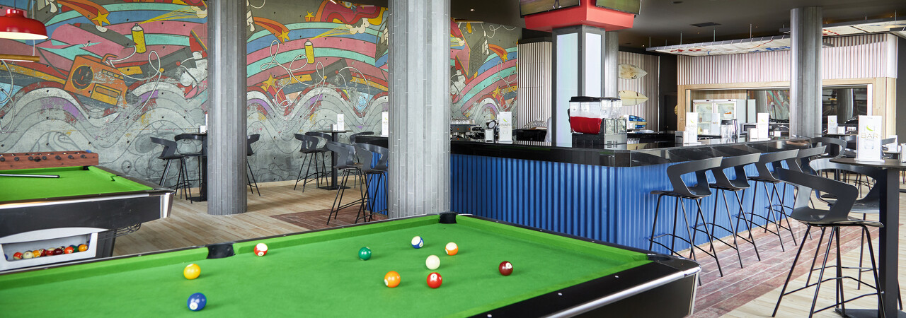 Riu Atoll Maldives resort sports bar 2